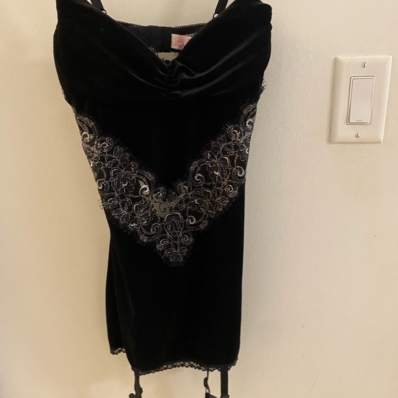 Velvet PUSH UP LINGERIE w/ silver & black lace Sz S BNWOT - SHIRLEY OF HOLLYWOOD - Picture 6 of 8
